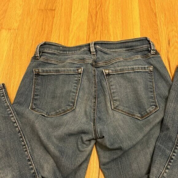 Loft Curvy Skinny Ankle Jeans - Picture 4 of 4